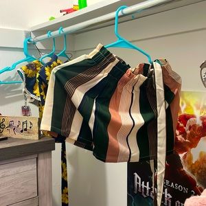 I am selling a skirt no top comes with a belt.